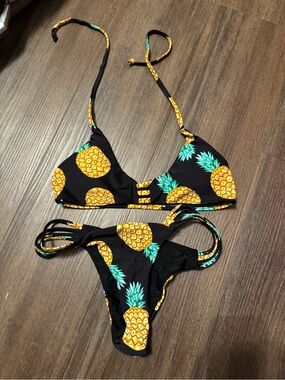 CUPSHE pineapple bikini set